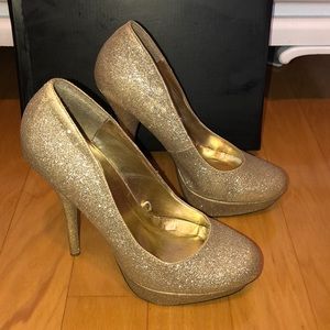 Gold sparkly 5 & 1/2 inch pumps